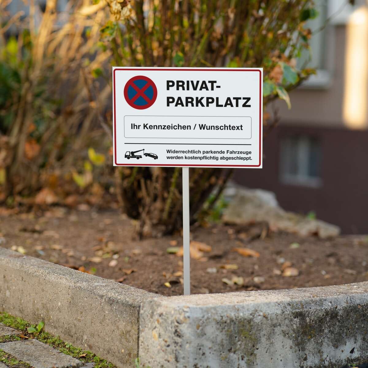 Schild Privatparkplatz mit Kennzeichen online bestellen bei